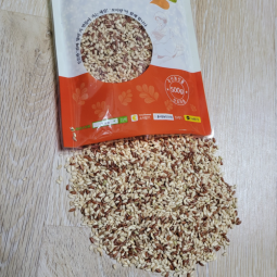 [홍찰현미] 홍미와 찹쌀현미가 섞여 있는 혼합쌀